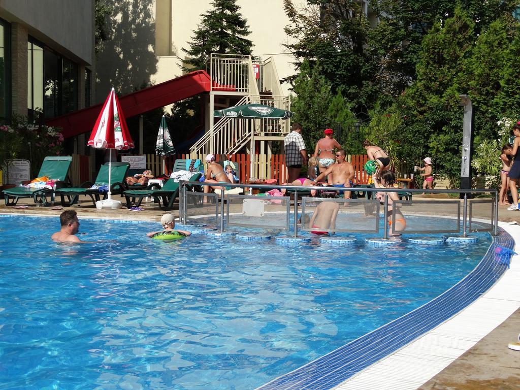 Mena Palace Hotel Pantai Sunny Bagian luar foto